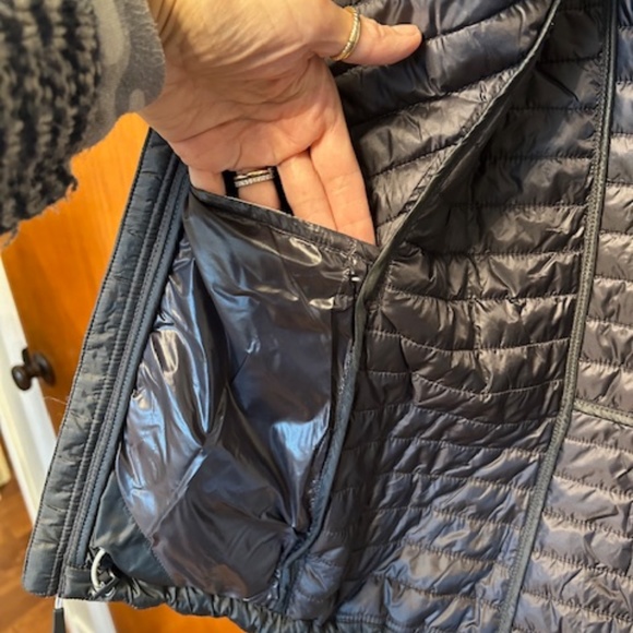 North Face Vest - Picture 5 of 7